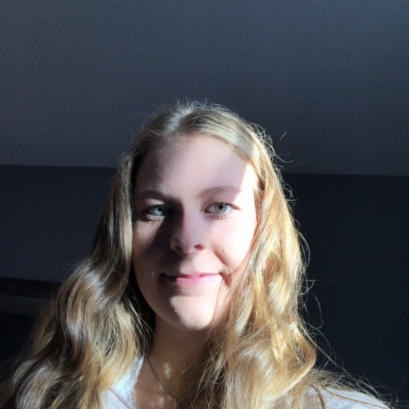 Meet your Posher, Lauren - Picture 1 of 2